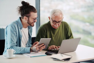 accompagnement numérique d'une personne âgée